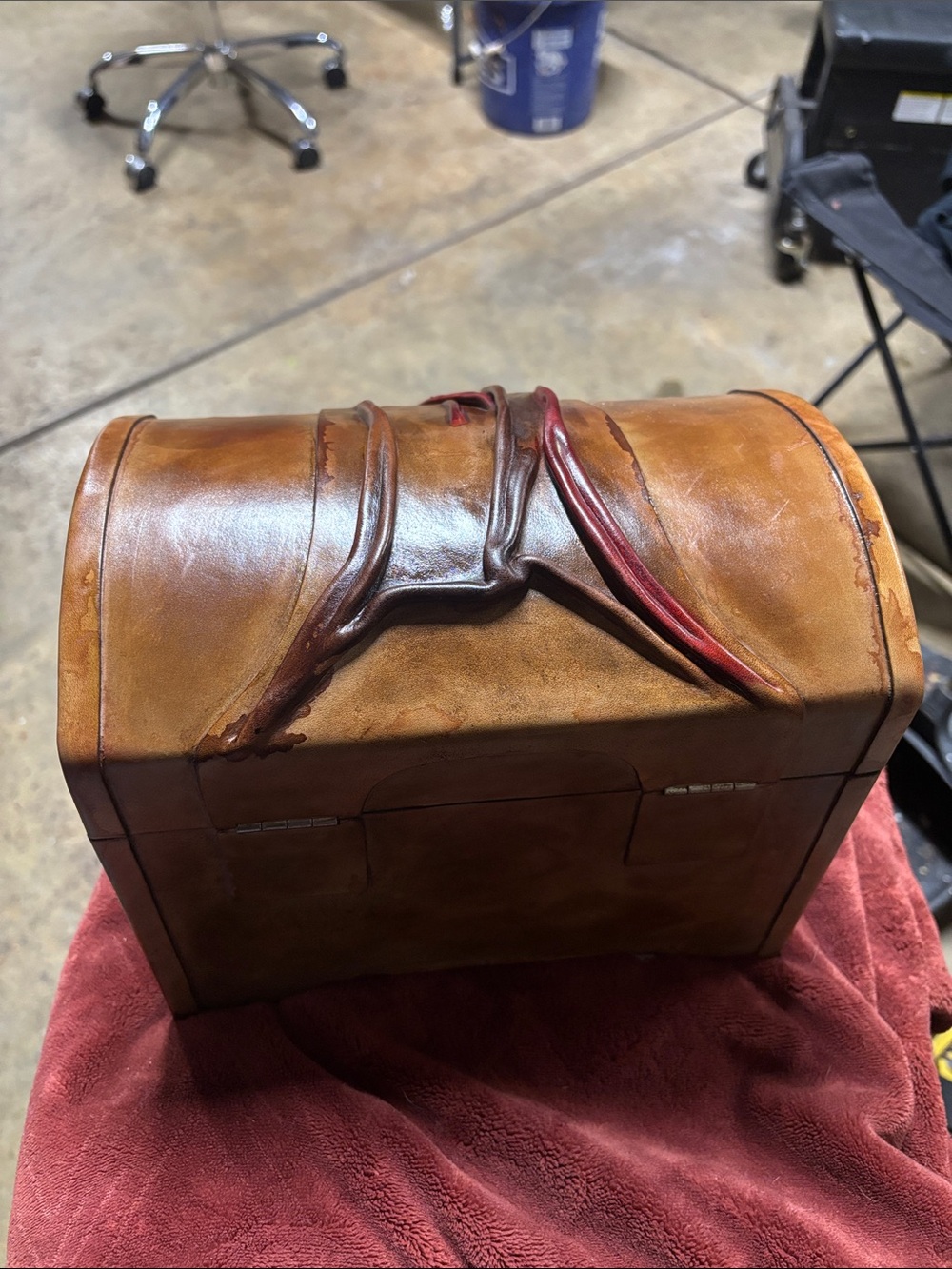 Early 1900’s leather chest/jewelry box. - Picture 3 of 6